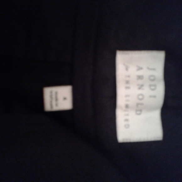 The Limited Linen Blend Utility Shorts - Picture 5 of 6